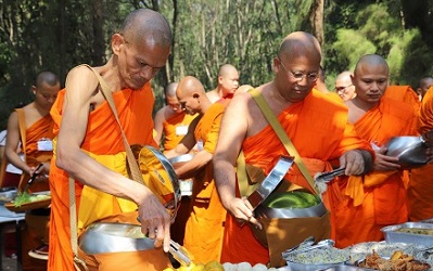 611223 รอง กต พบปะนิสิตปฏิบัติธรรม มวก มจร 0