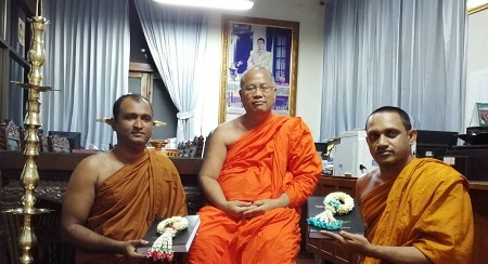 620809 พระนิสิตจบ ป.เอก มจร ด้วยทุนสายสัมพันธ์ พระพุทธศาสนา ไทย-ศรีลังกา 0