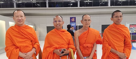 620905 พระมหาสมาน ส่งพระวิเทศปุญญาภรณ์ ไปสวีเดน 0